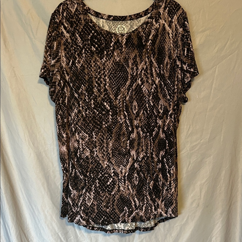 Maurice’s Black and Brown Snake Print Short Sleeve Top Size 0 (Size 14W)